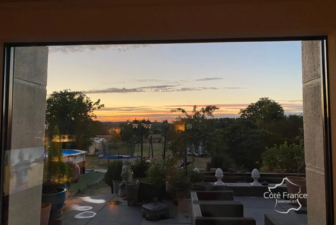 Charmante maison rénovée de 286 m² à GERMONT avec piscine et vue imprenable 