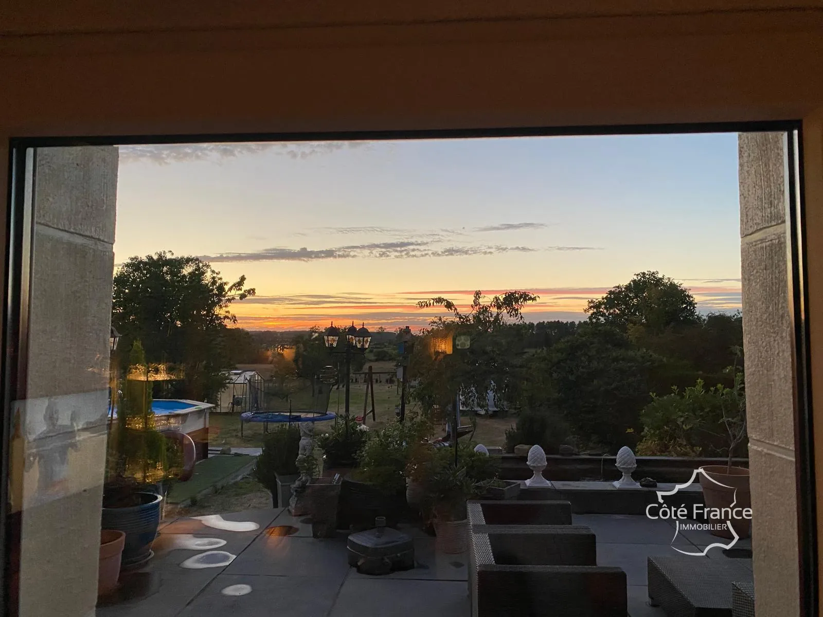 Charmante maison rénovée de 286 m² à GERMONT avec piscine et vue imprenable 