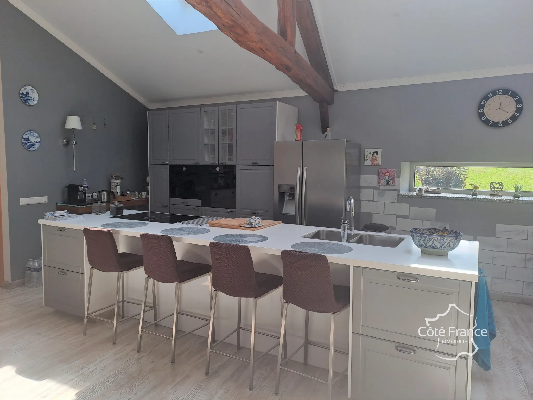 Charmante maison rénovée de 286 m² à GERMONT avec piscine et vue imprenable 