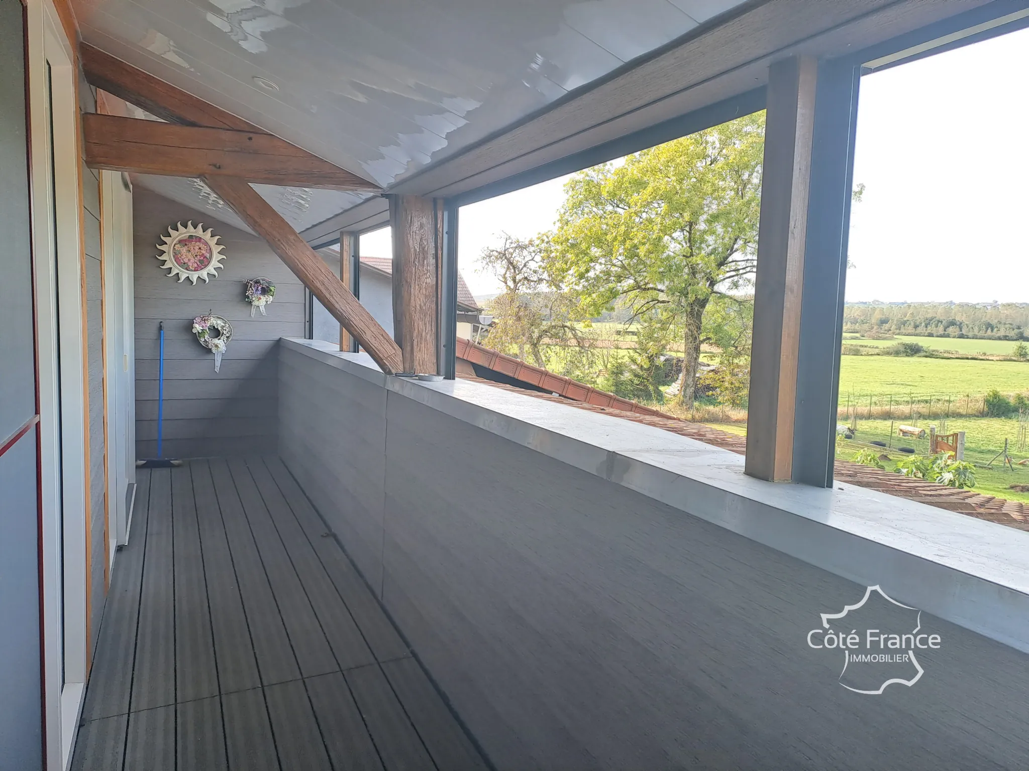Charmante maison rénovée de 286 m² à GERMONT avec piscine et vue imprenable 