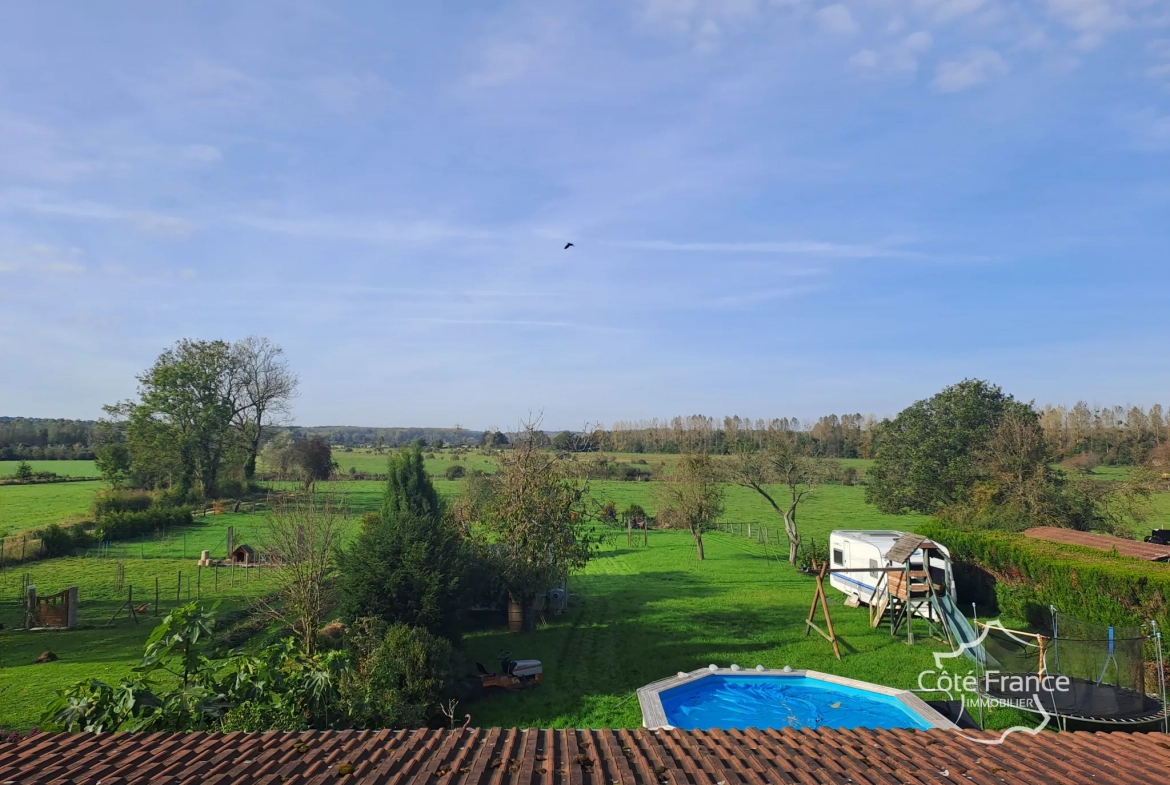 Charmante maison rénovée de 286 m² à GERMONT avec piscine et vue imprenable 