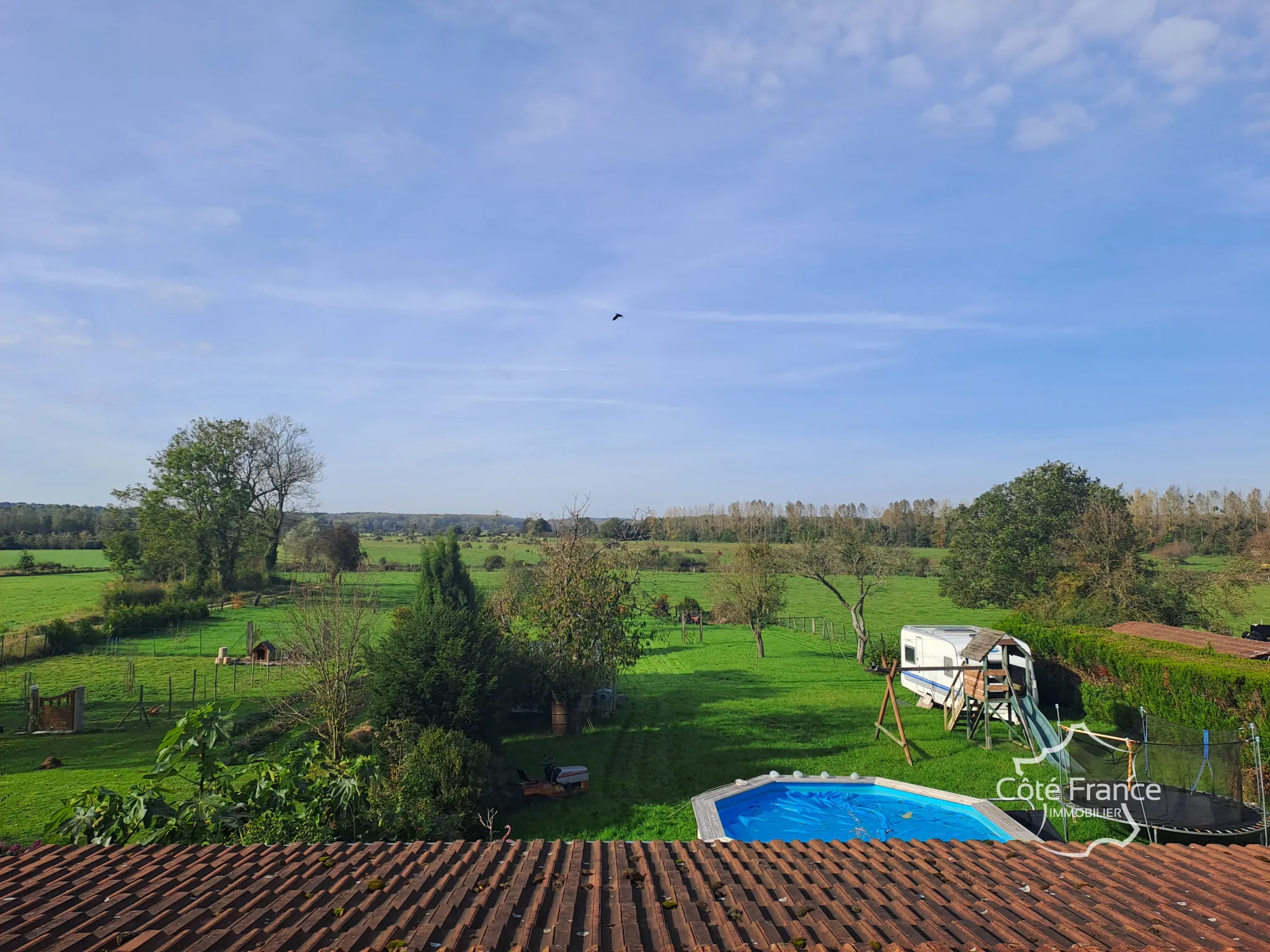 Charmante maison rénovée de 286 m² à GERMONT avec piscine et vue imprenable 