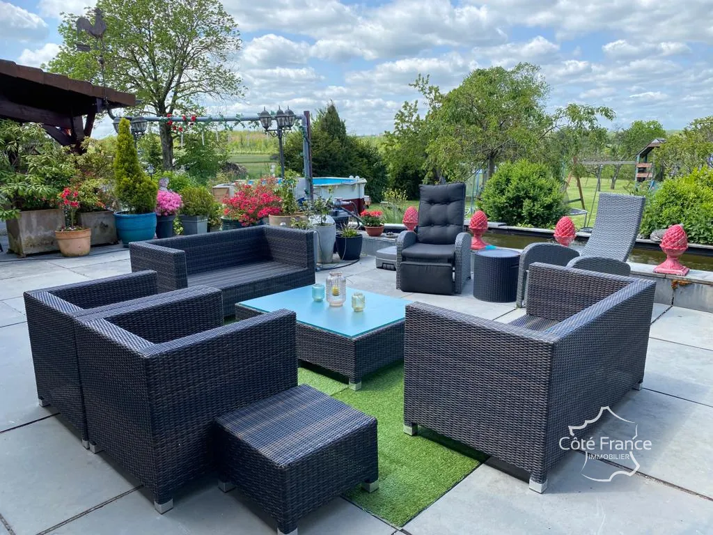 Charmante maison rénovée de 286 m² à GERMONT avec piscine et vue imprenable 