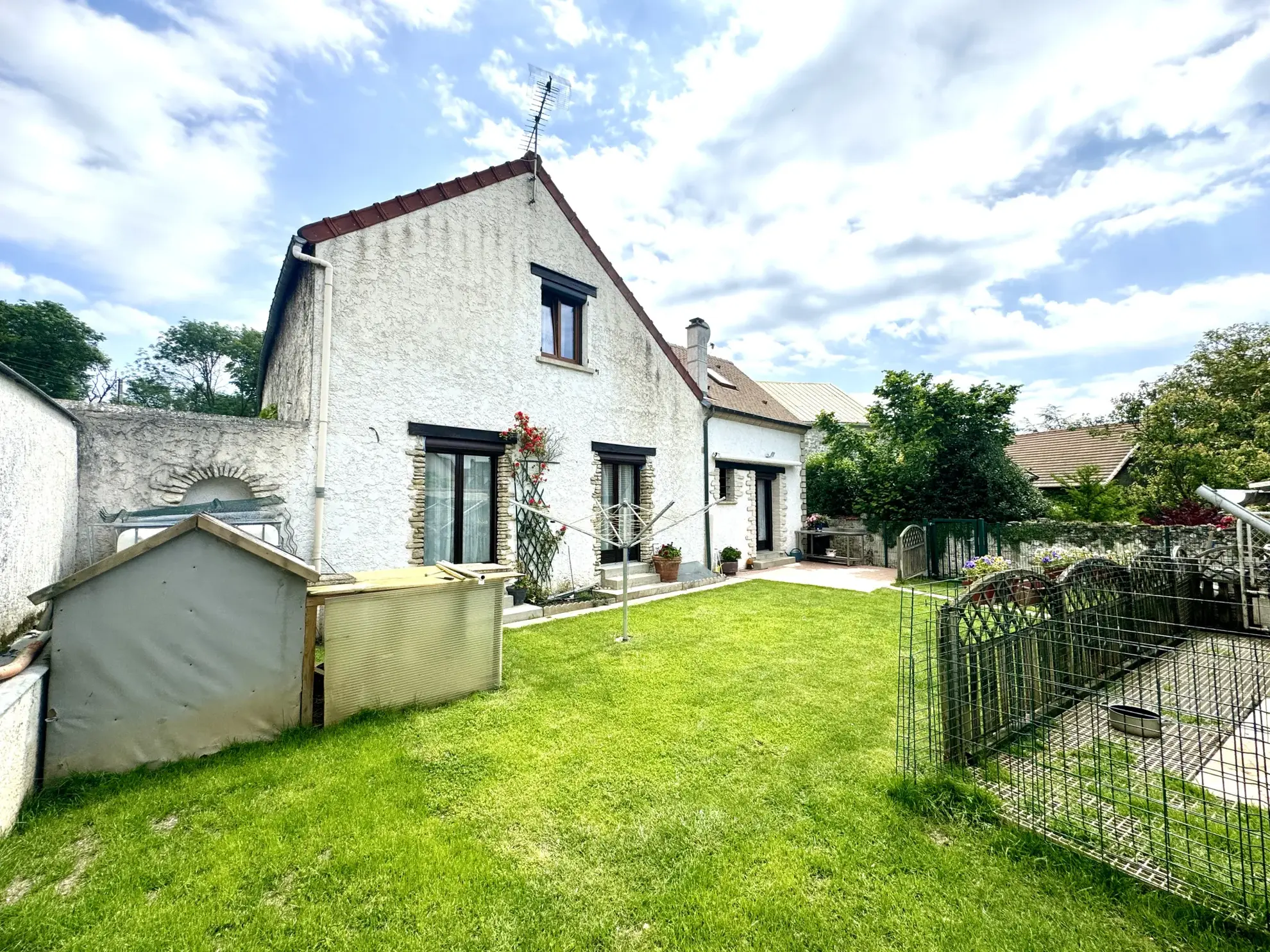 Belle maison de 120 m² avec jardin et potentiel à Issou 