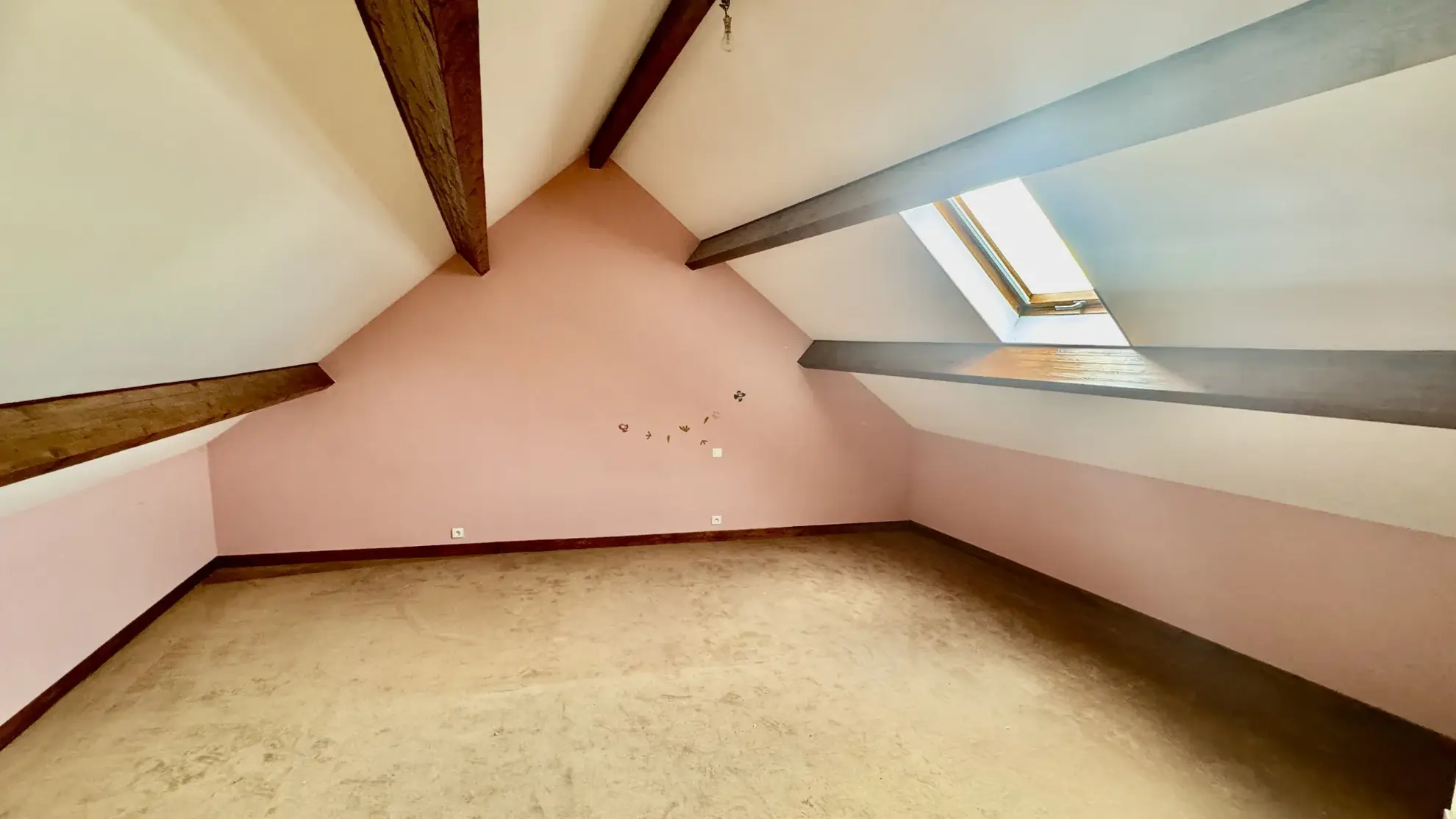 Belle maison de 120 m² avec jardin et potentiel à Issou 