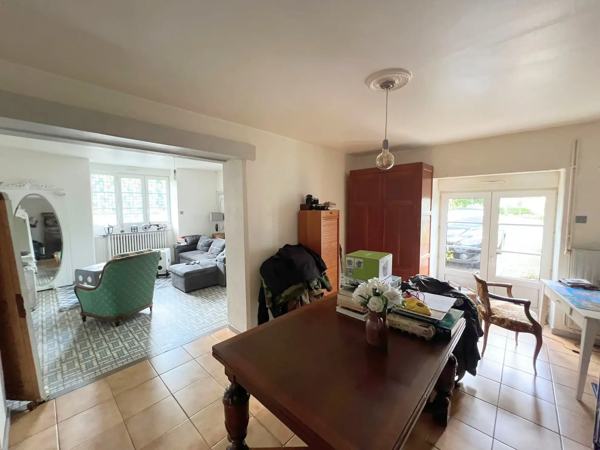 Maison en pierre de 135 m² à Pré-en-Pail avec dépendances et jardin 