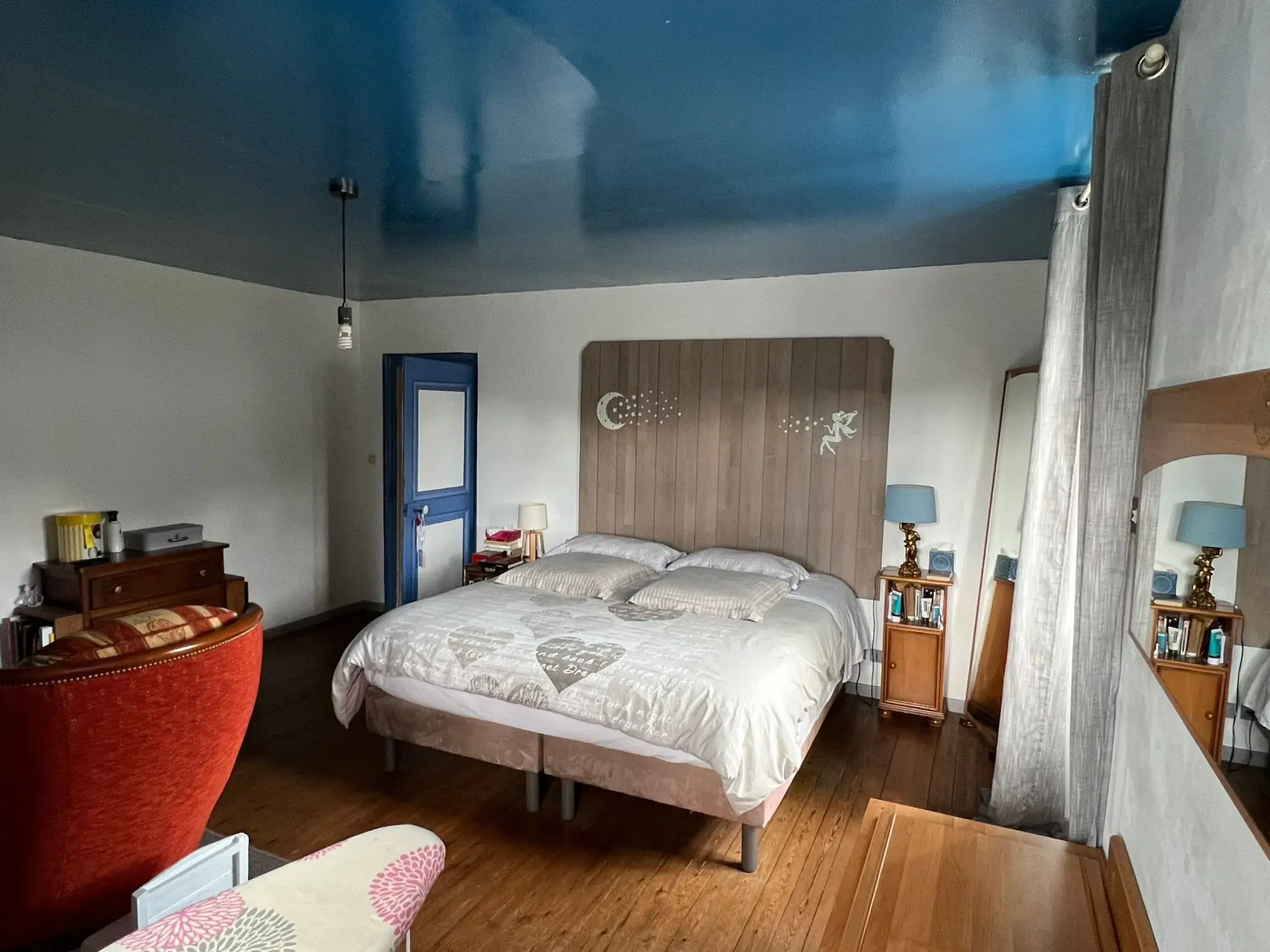 Maison en pierre de 135 m² à Pré-en-Pail avec dépendances et jardin 