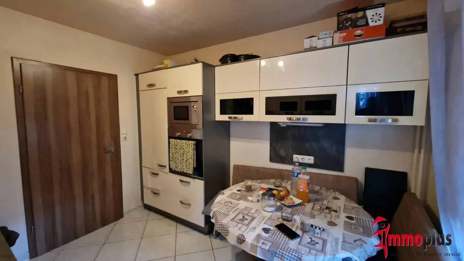 Appartement F4 à vendre au centre-ville de Saint-Louis – 80 m² avec balcons et cave 