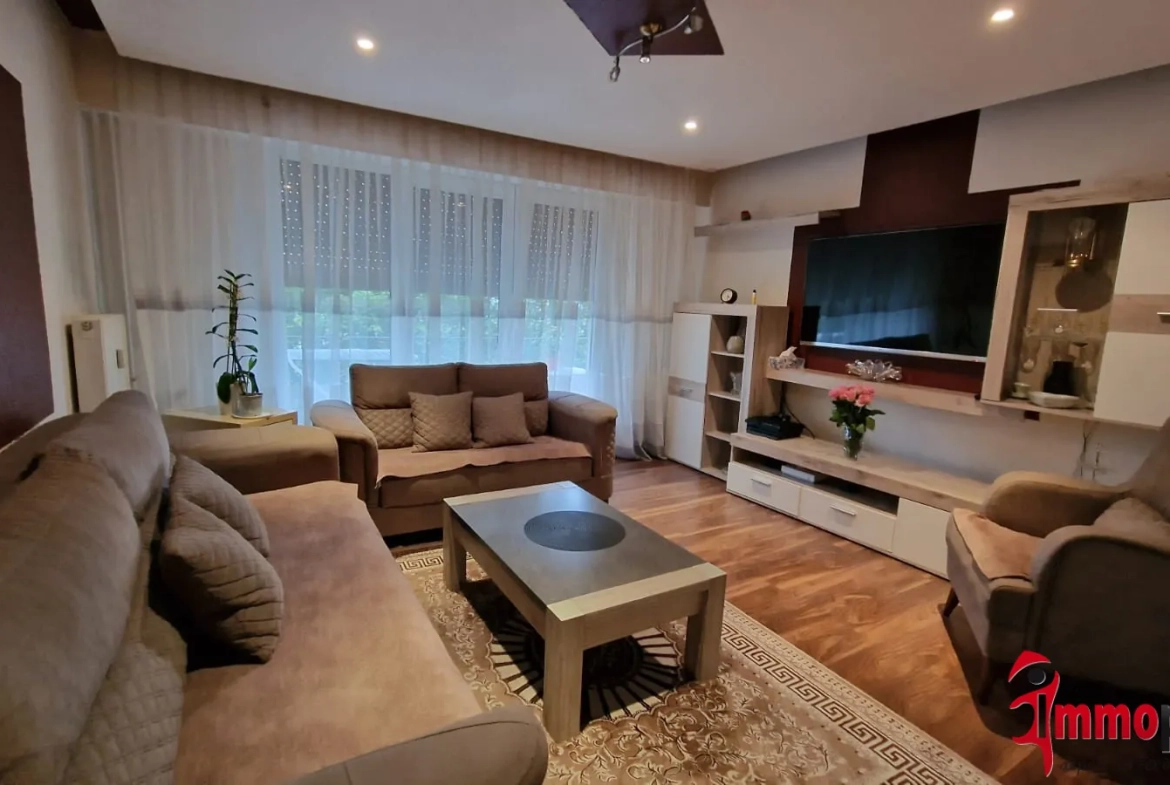 Appartement F4 à vendre au centre-ville de Saint-Louis – 80 m² avec balcons et cave 