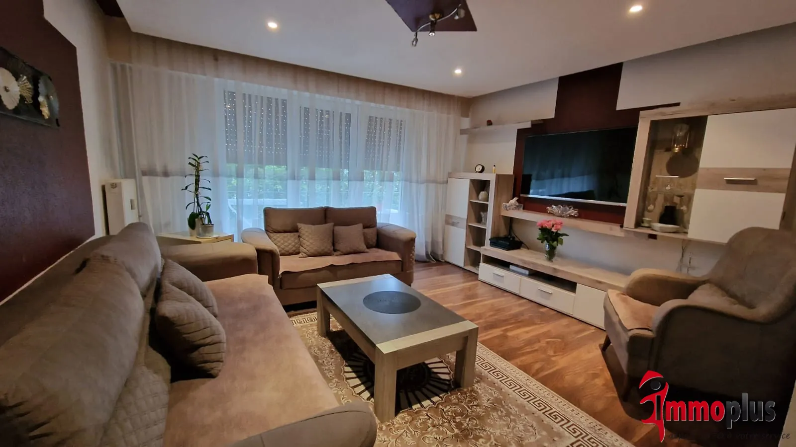 Appartement F4 à vendre au centre-ville de Saint-Louis – 80 m² avec balcons et cave 