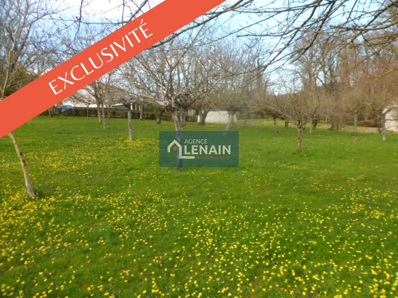 Terrain à bâtir de 1400 m² à Montournais, secteur Pouzaules 