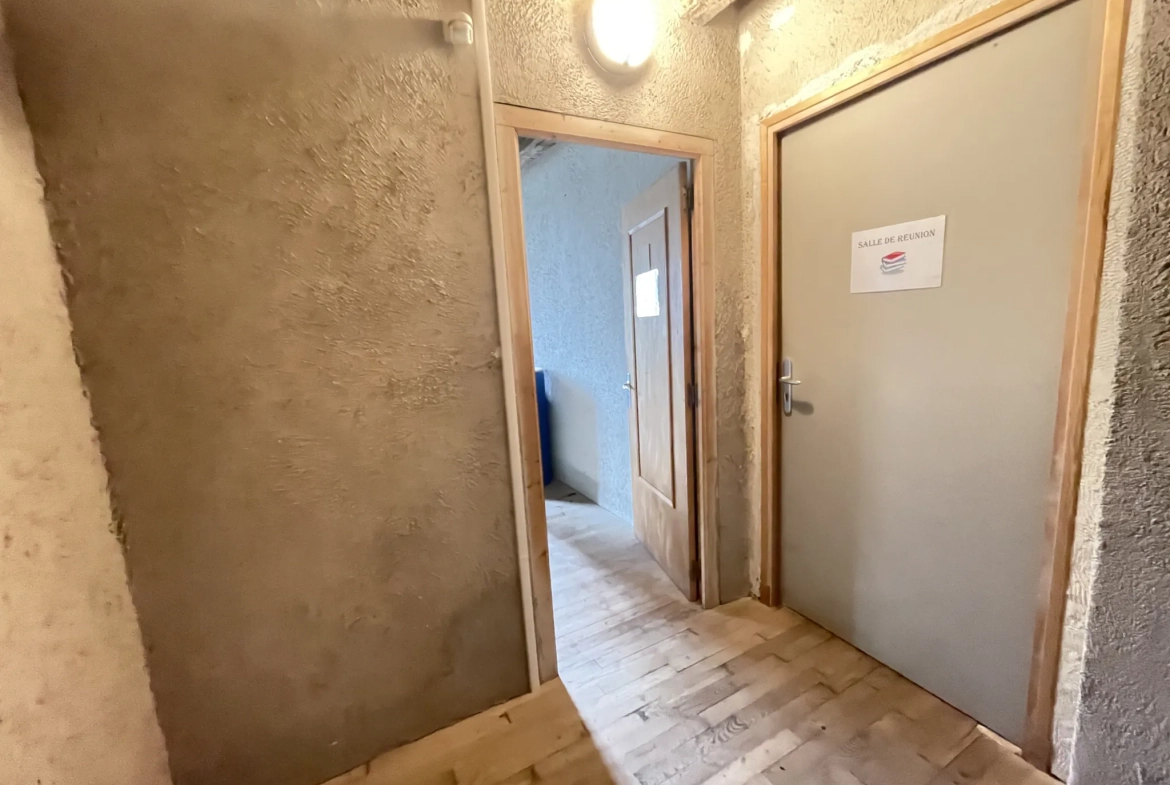 Maison ancienne de 5 pièces avec terrasse à Rilhac-Xaintrie 
