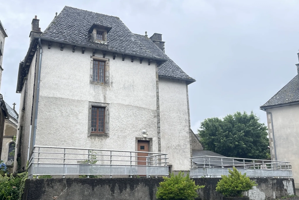 Maison ancienne de 5 pièces avec terrasse à Rilhac-Xaintrie 