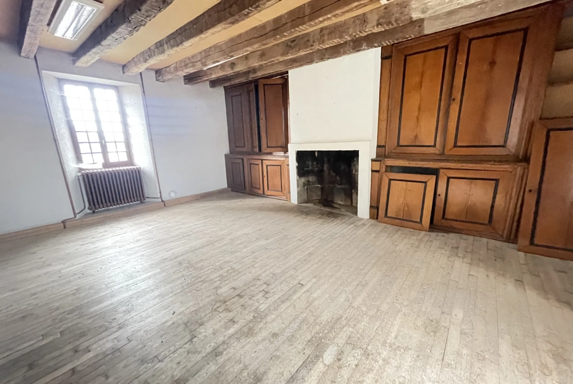 Maison ancienne de 5 pièces avec terrasse à Rilhac-Xaintrie 
