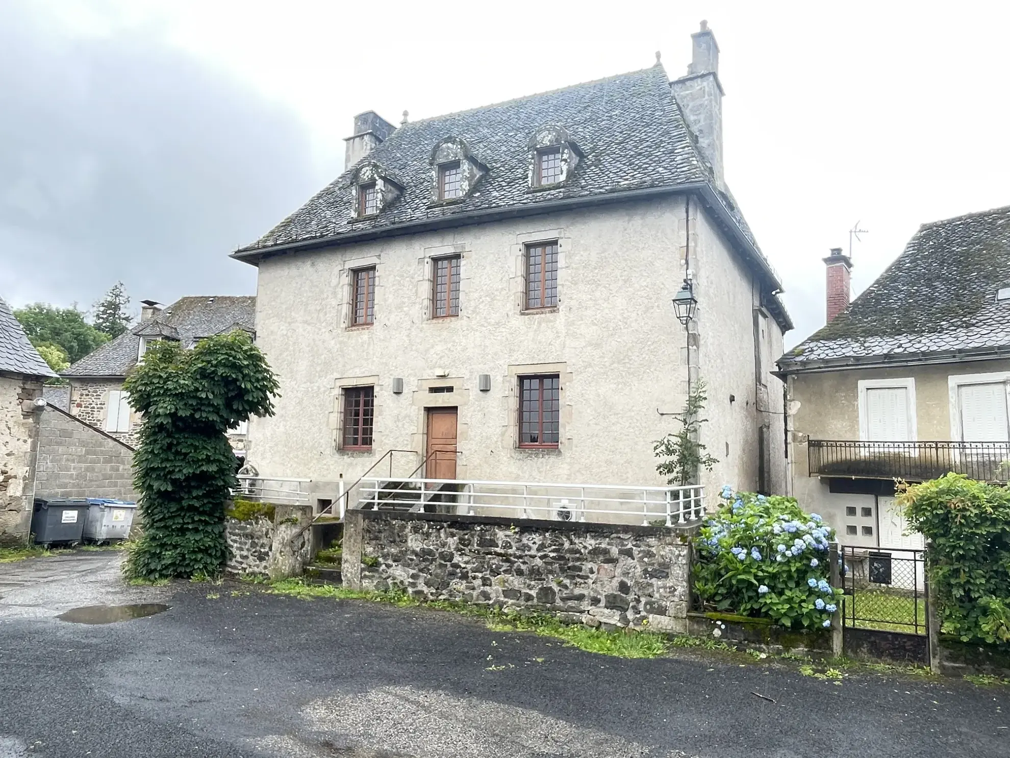 Maison ancienne de 5 pièces avec terrasse à Rilhac-Xaintrie 