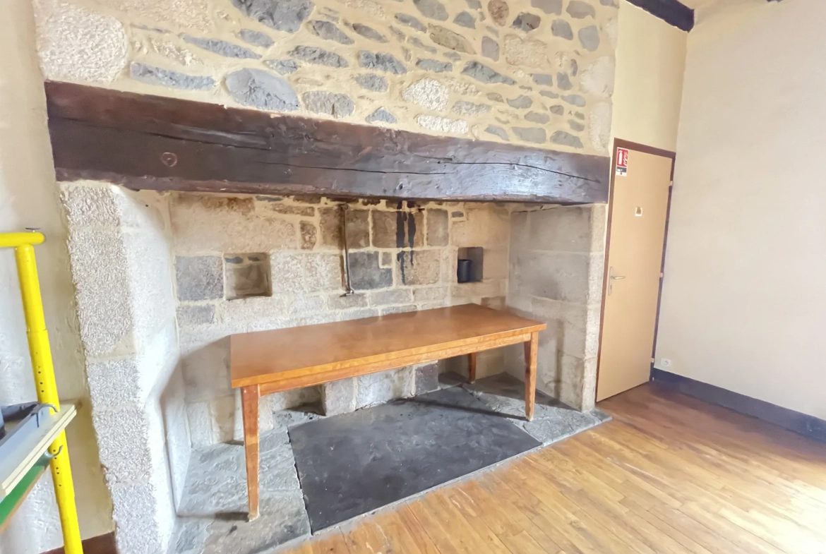 Maison ancienne de 5 pièces avec terrasse à Rilhac-Xaintrie 
