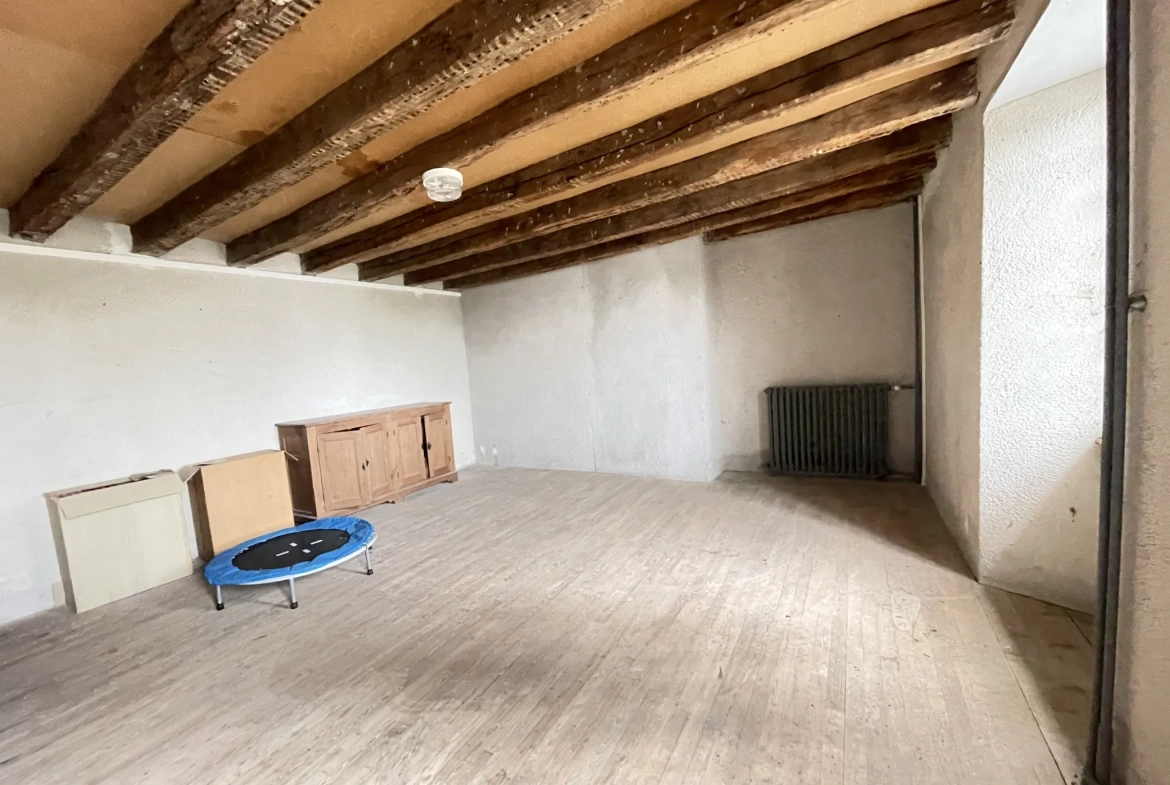 Maison ancienne de 5 pièces avec terrasse à Rilhac-Xaintrie 