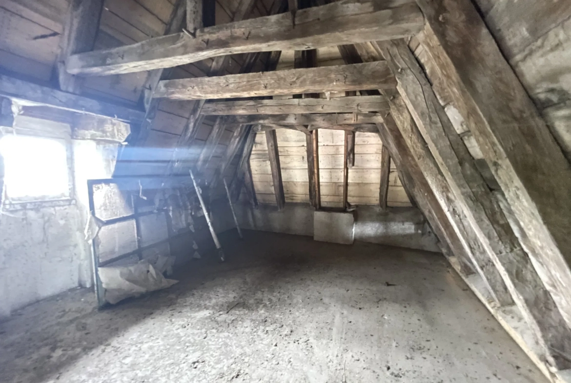 Maison ancienne de 5 pièces avec terrasse à Rilhac-Xaintrie 