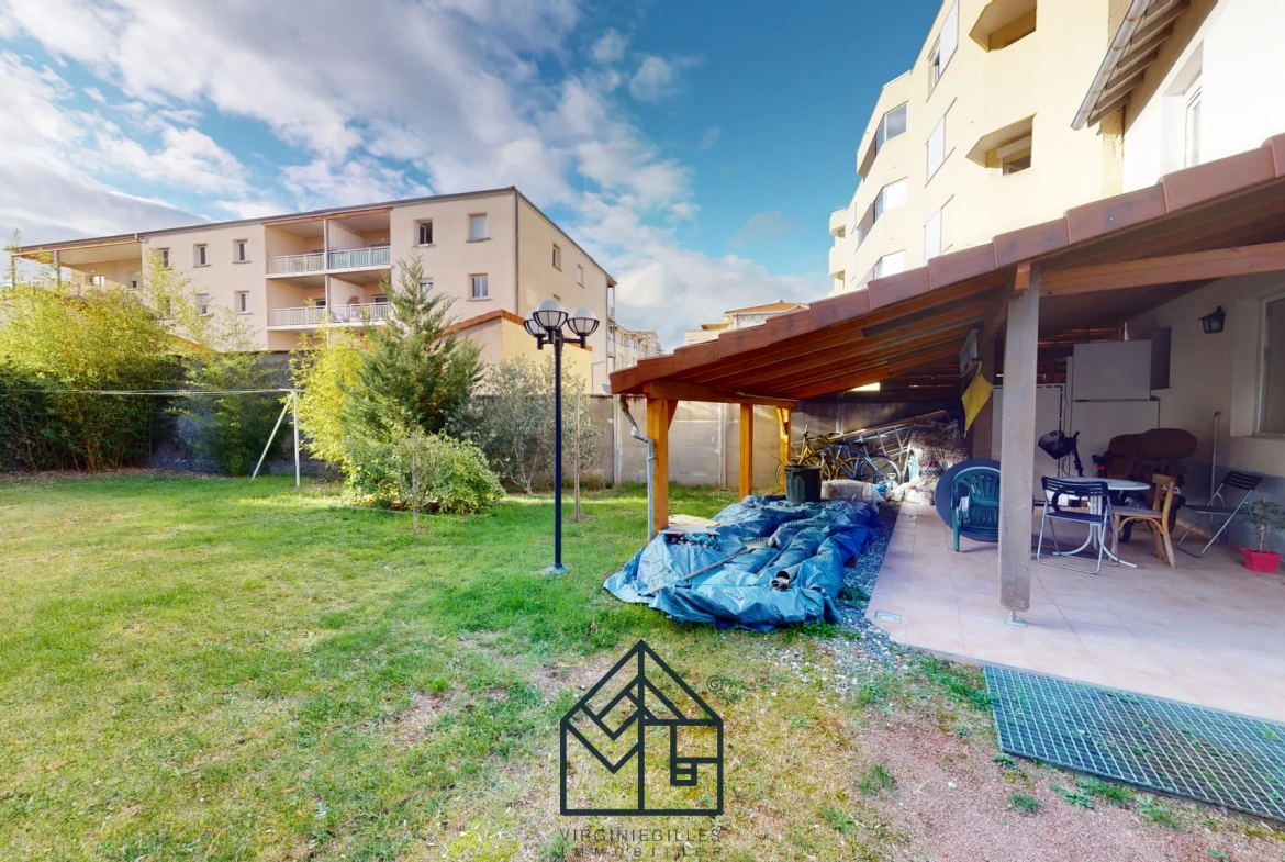 Maison 5 chambres rénovée au Coteau proche Roanne avec jardin et garage 