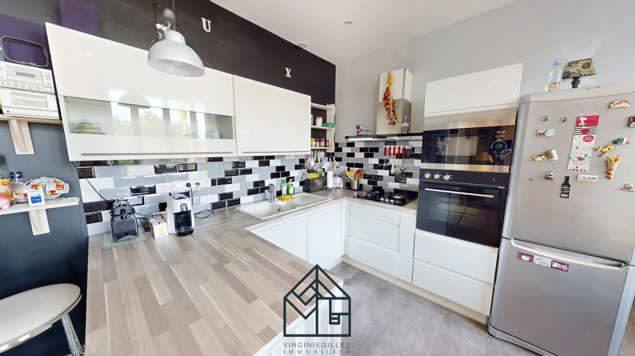 Maison 5 chambres rénovée au Coteau proche Roanne avec jardin et garage 