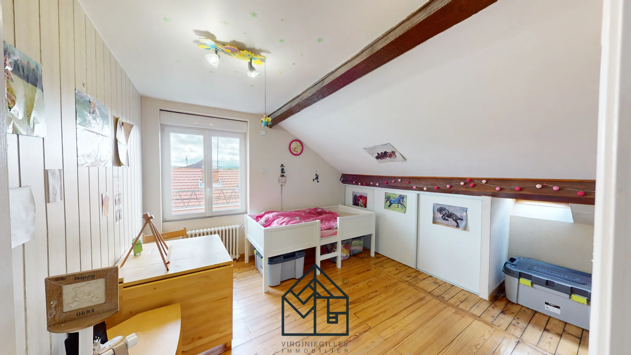 Maison 5 chambres rénovée au Coteau proche Roanne avec jardin et garage 