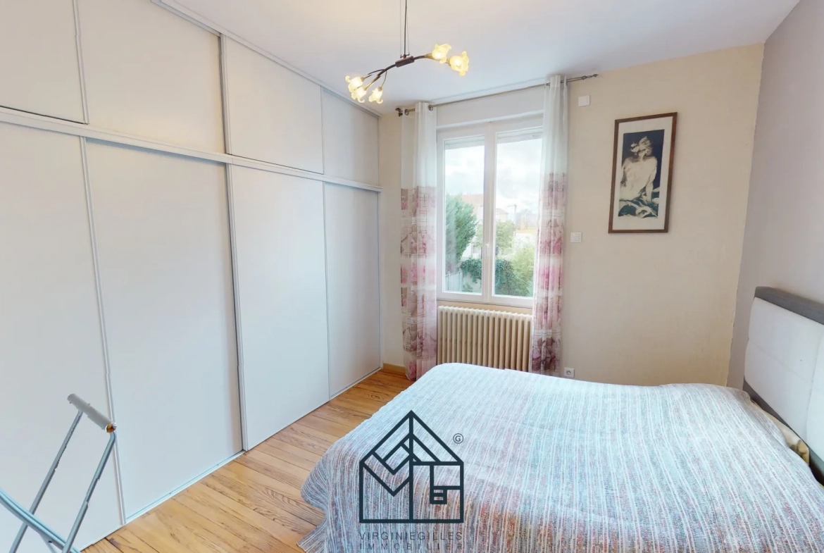 Maison 5 chambres rénovée au Coteau proche Roanne avec jardin et garage 