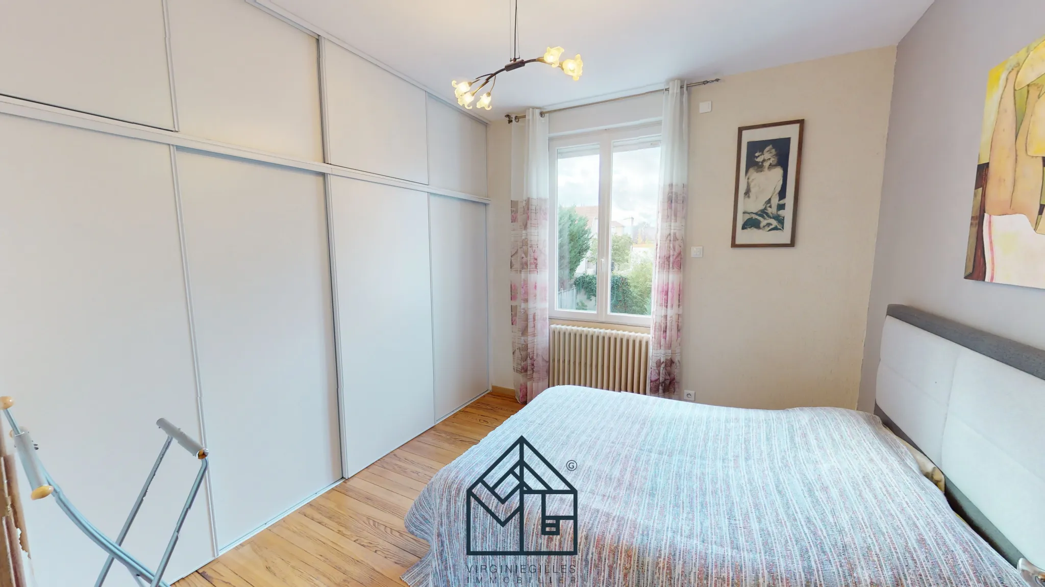Maison 5 chambres rénovée au Coteau proche Roanne avec jardin et garage 