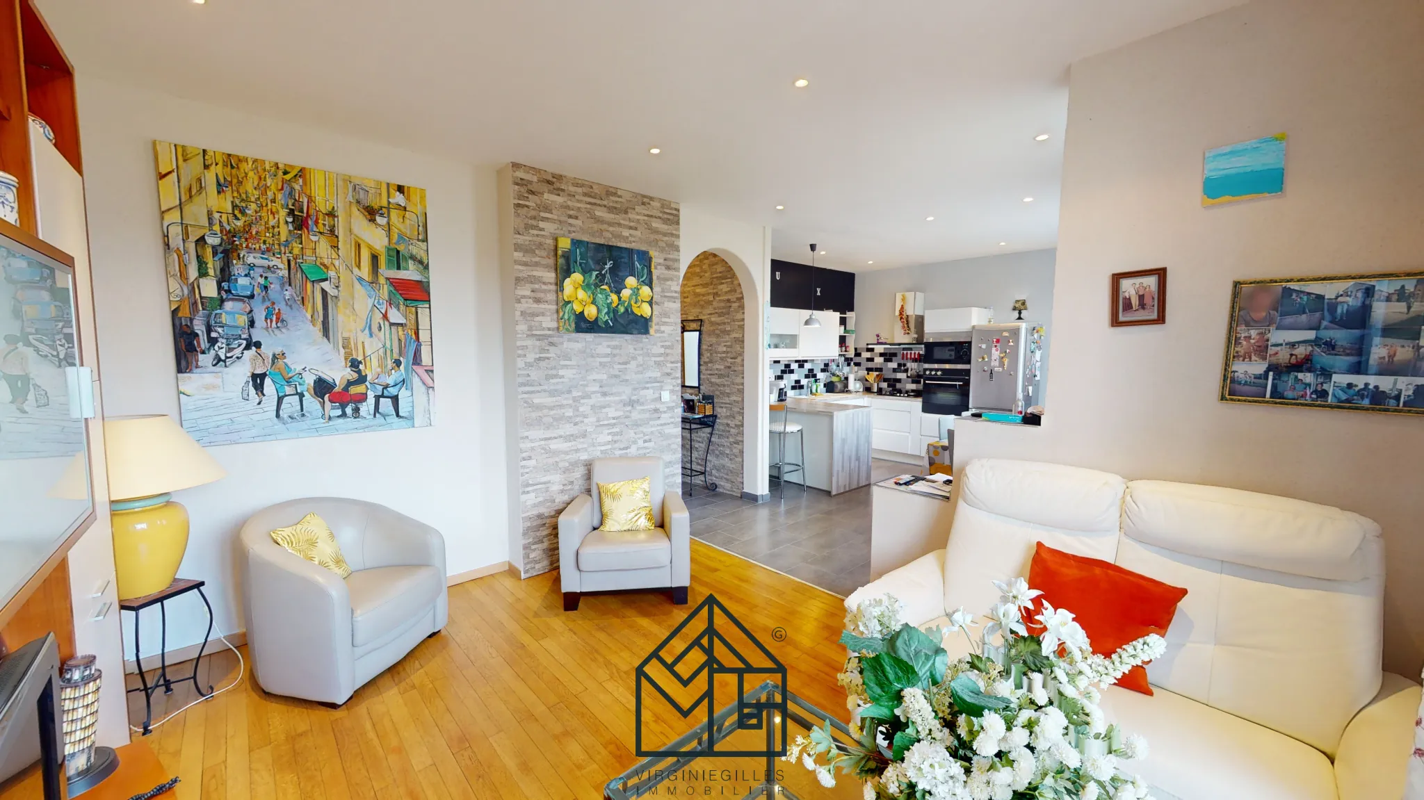 Maison 5 chambres rénovée au Coteau proche Roanne avec jardin et garage 