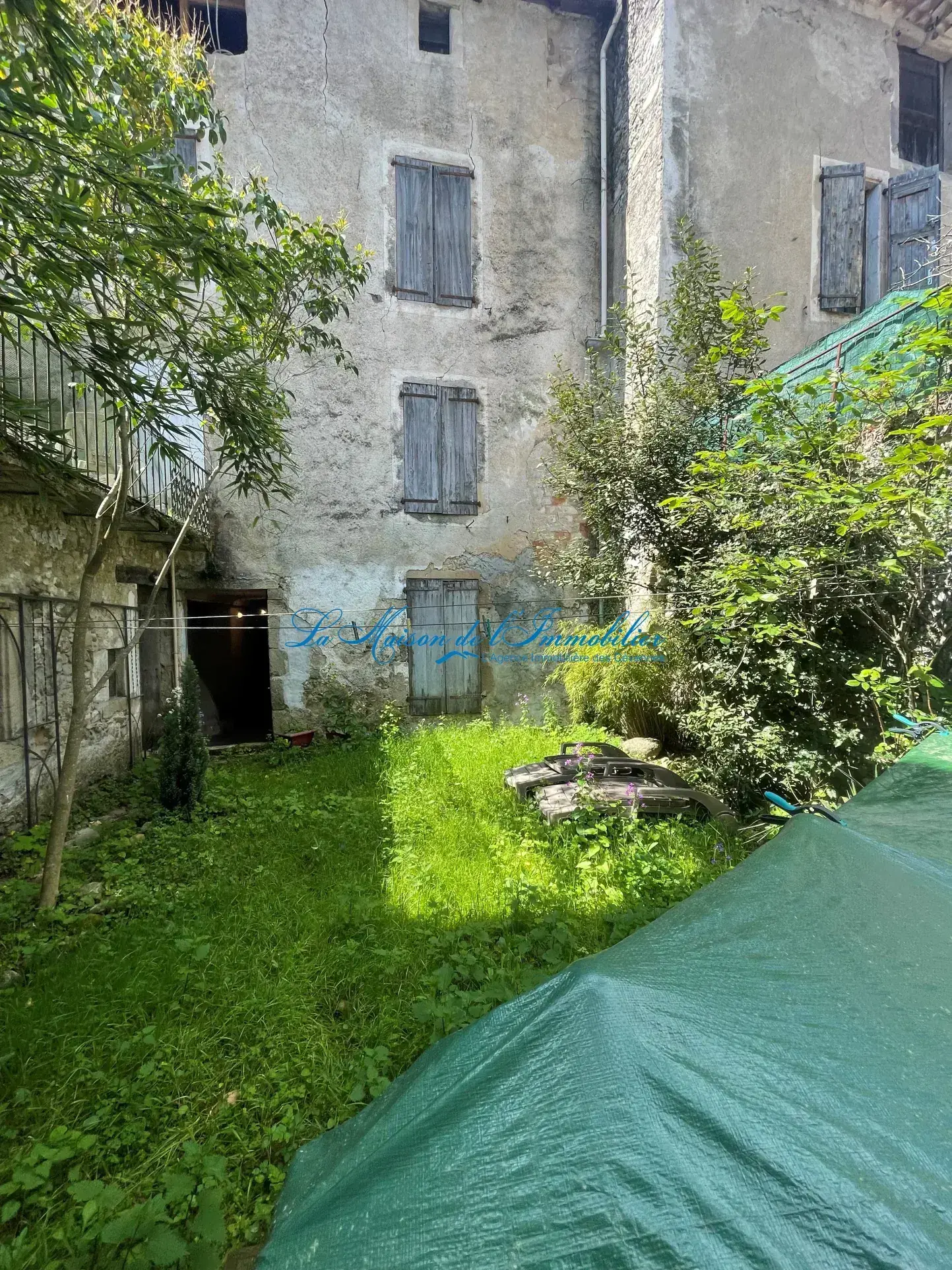 Maison de village en pierres à Lasalle avec jardin, garage et terrasse 
