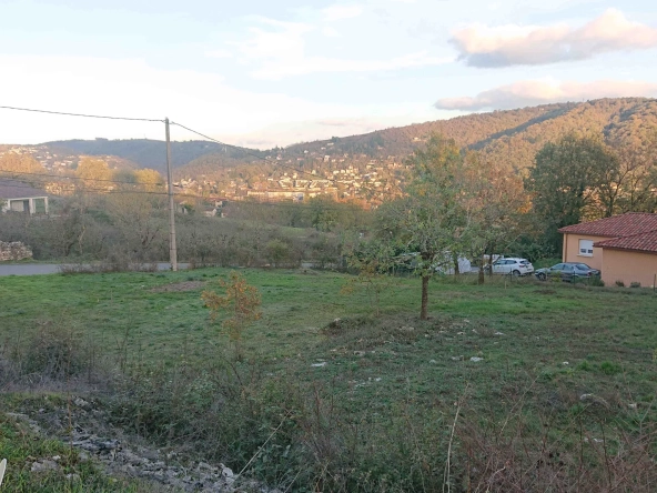 Terrain à bâtir de 1416 m² à Villefranche de Rouergue avec vue dégagée