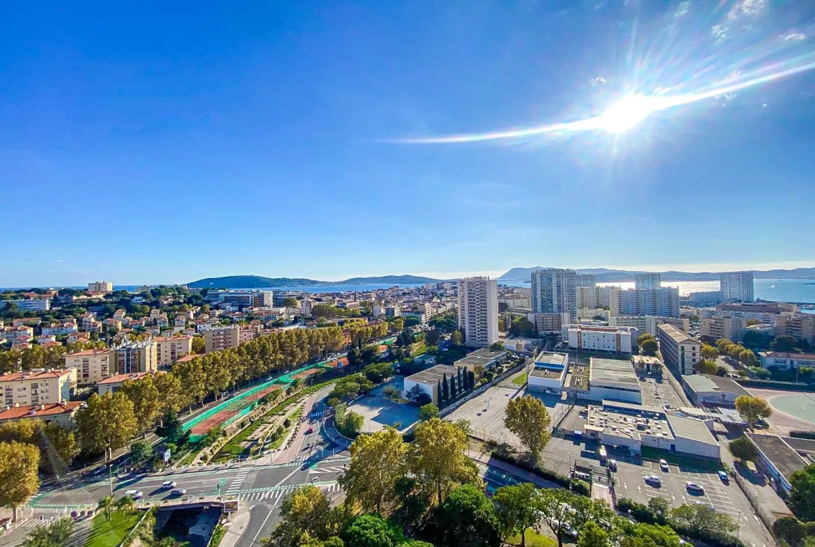 Appartement T4 avec vue mer à Toulon, viager occupé, garage et terrasse 
