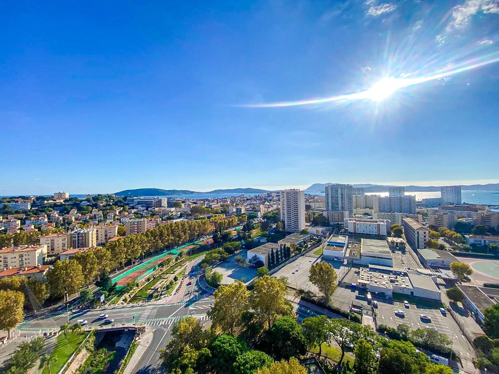 Appartement T4 avec vue mer à Toulon, viager occupé, garage et terrasse 