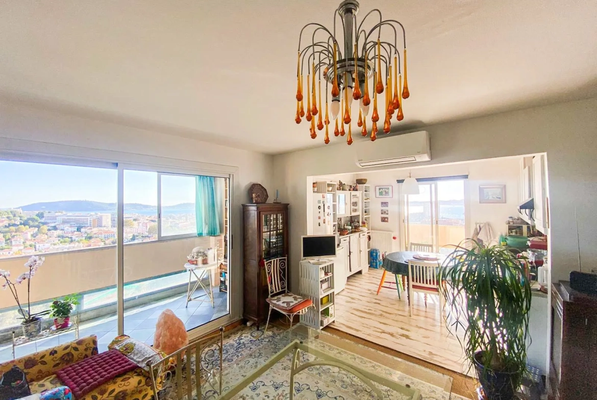 Appartement T4 avec vue mer à Toulon, viager occupé, garage et terrasse 