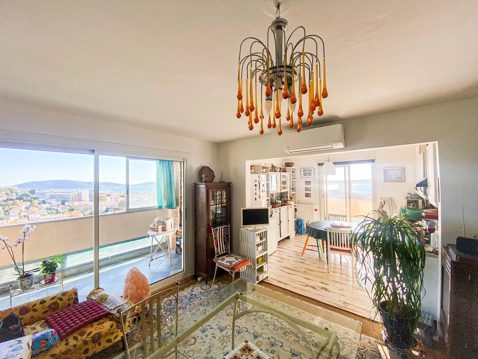 Appartement T4 avec vue mer à Toulon, viager occupé, garage et terrasse 