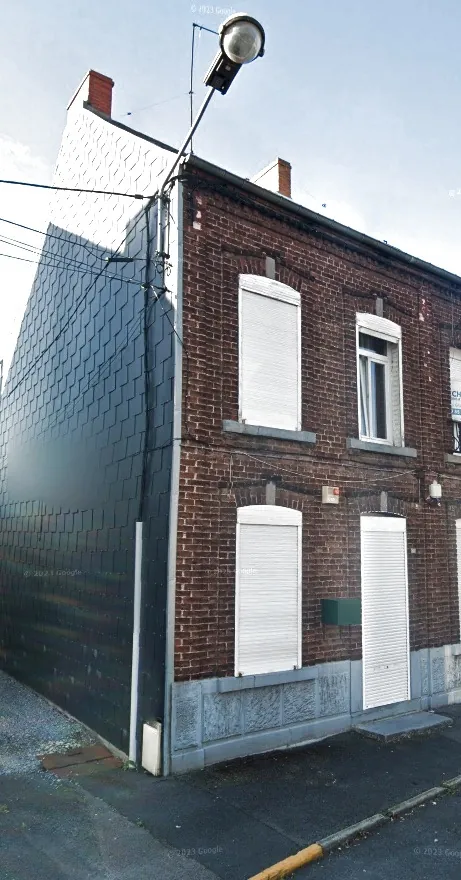 Belle maison semi-individuelle avec jardin et garage à Marpent 