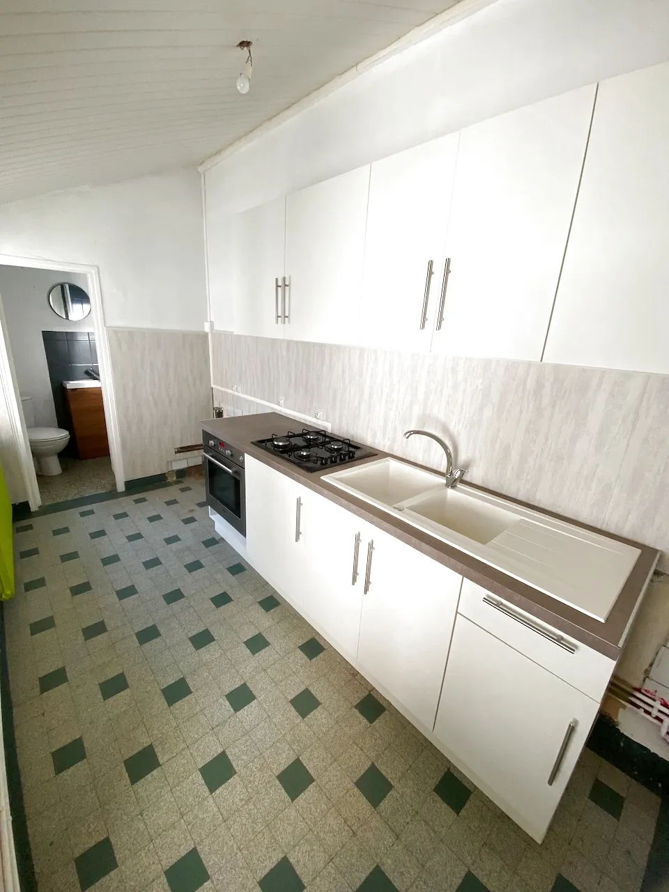 Belle maison semi-individuelle avec jardin et garage à Marpent 