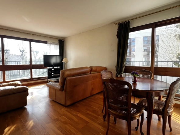 Appartement T4 de 64 m² avec cave et box sécurisé à Le Chesnay