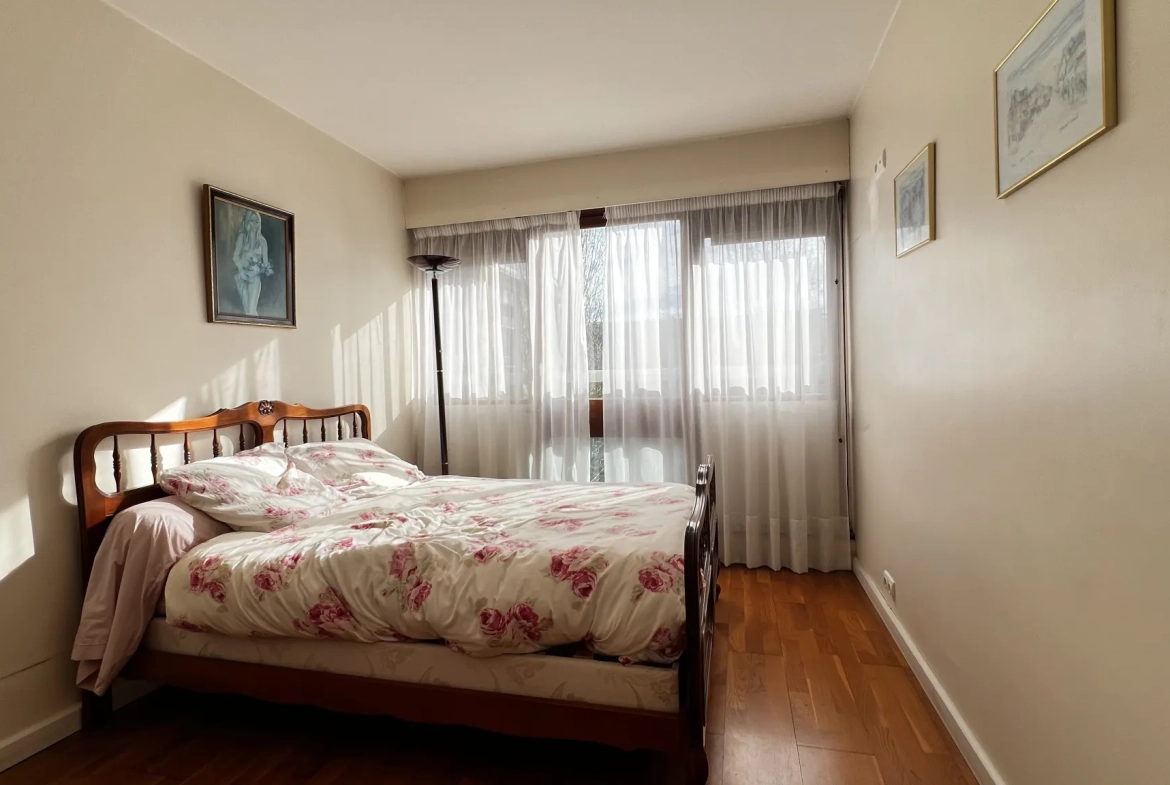 Appartement T4 de 64 m² avec cave et box sécurisé à Le Chesnay 