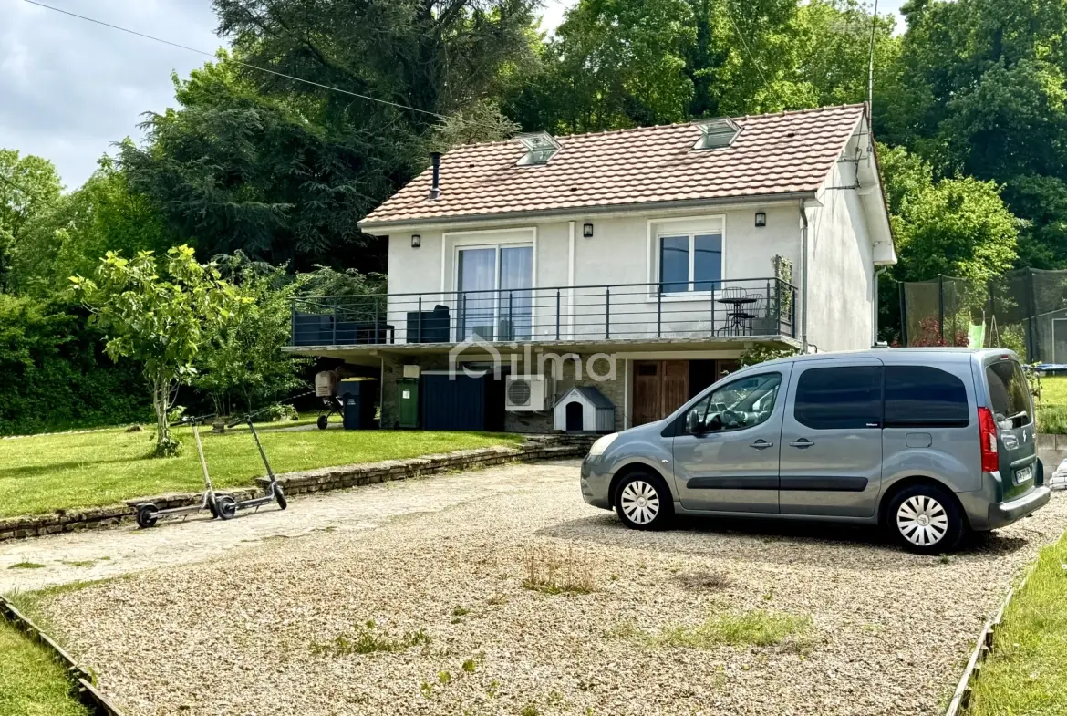 Maison indépendante rénovée avec vue sur la vallée à Saint-Jean-les-Deux-Jumeaux 