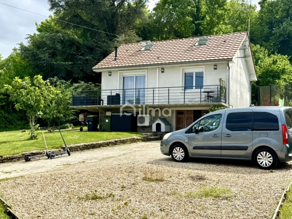 Maison indépendante rénovée avec vue sur la vallée à Saint-Jean-les-Deux-Jumeaux