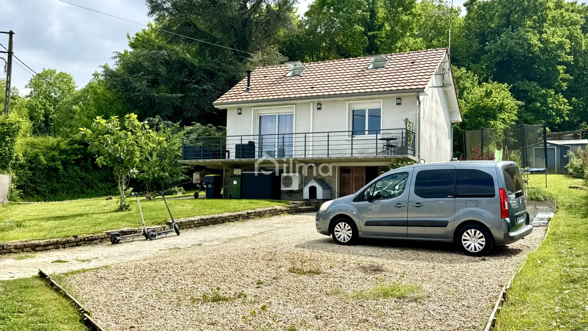 Maison indépendante rénovée avec vue sur la vallée à Saint-Jean-les-Deux-Jumeaux 