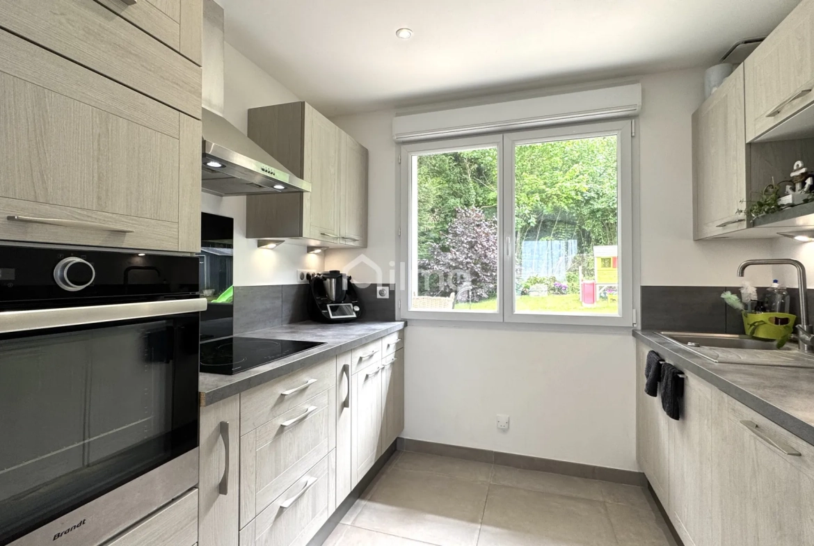 Maison indépendante rénovée avec vue sur la vallée à Saint-Jean-les-Deux-Jumeaux 