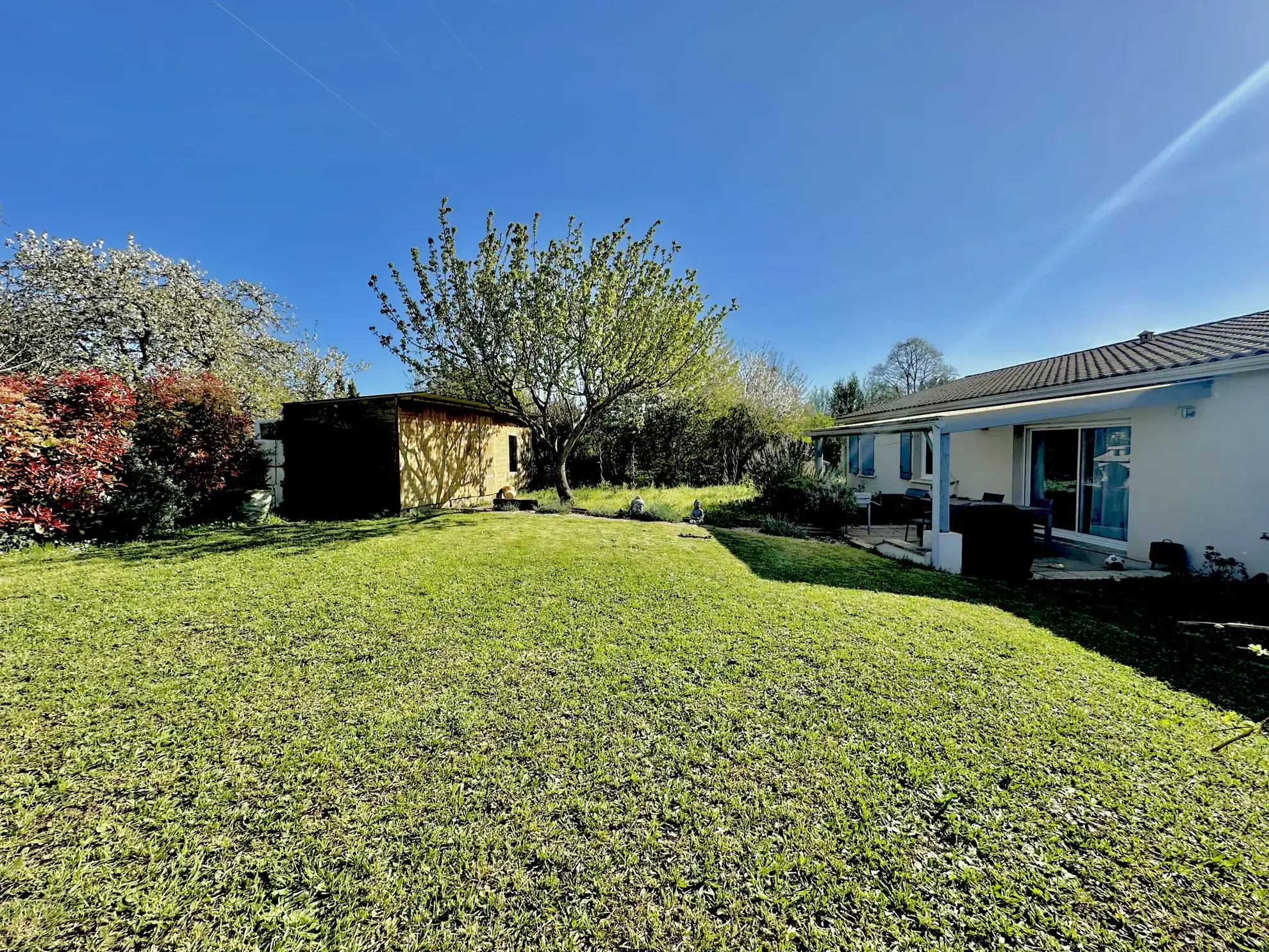 Maison de plain pied à La Ronde proche du Marais Poitevin avec jardin et garage 