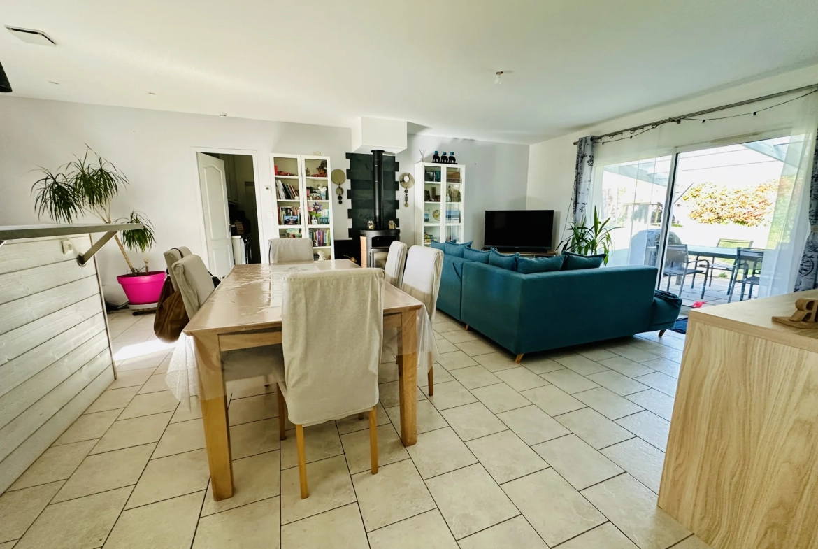 Maison de plain pied à La Ronde proche du Marais Poitevin avec jardin et garage 