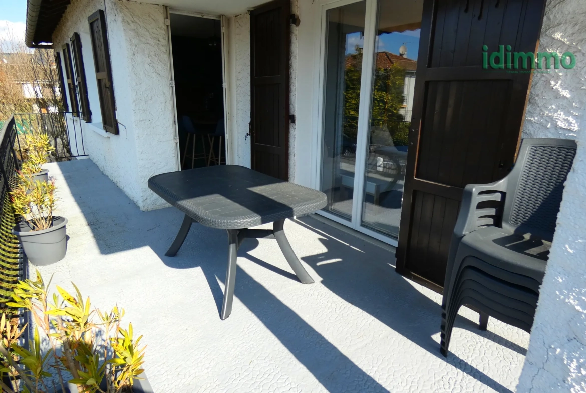 Vente d'une maison familiale à Arpajon-sur-Cère avec terrasse et garage 