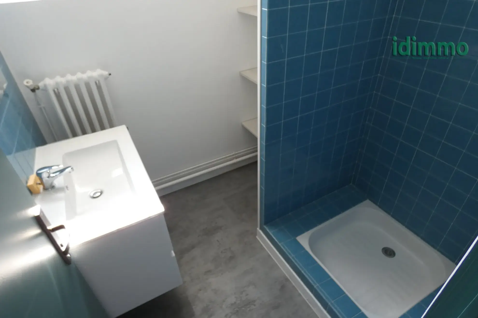 Vente d'une maison familiale à Arpajon-sur-Cère avec terrasse et garage 
