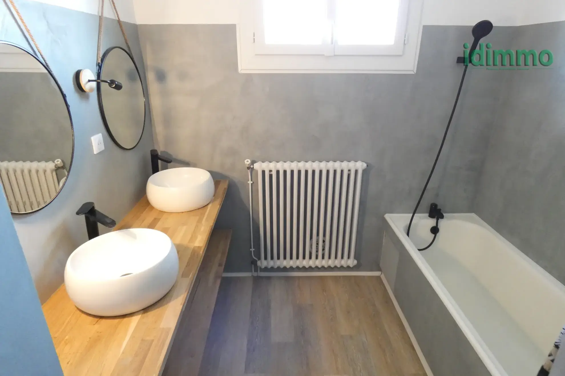 Vente d'une maison familiale à Arpajon-sur-Cère avec terrasse et garage 