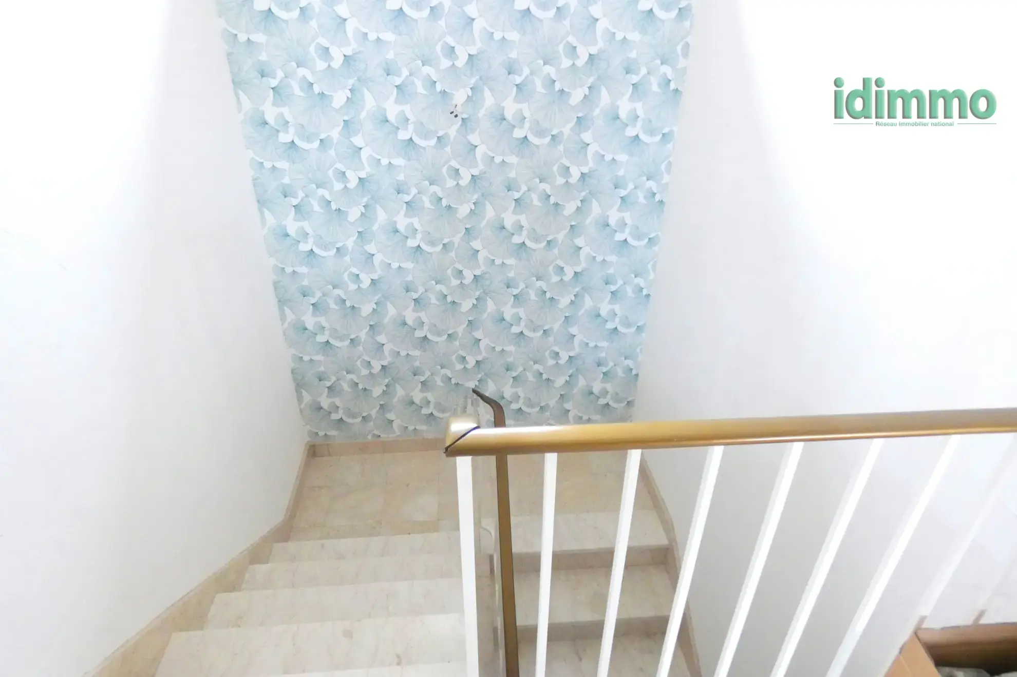 Vente d'une maison familiale à Arpajon-sur-Cère avec terrasse et garage 