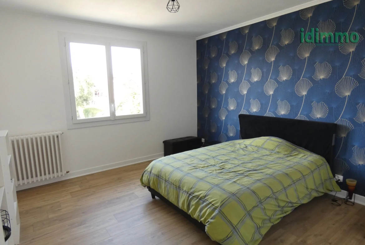 Vente d'une maison familiale à Arpajon-sur-Cère avec terrasse et garage 