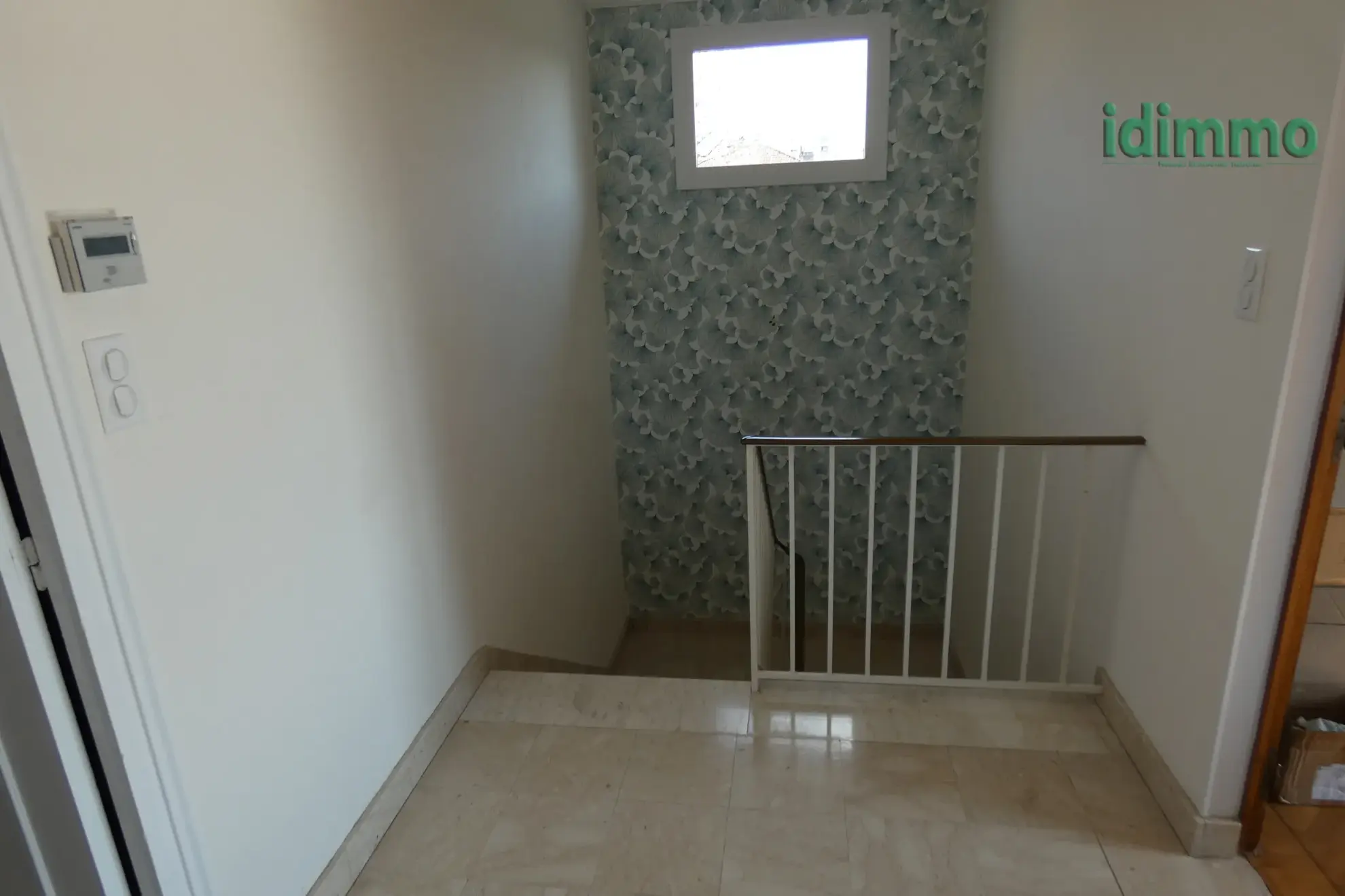 Vente d'une maison familiale à Arpajon-sur-Cère avec terrasse et garage 